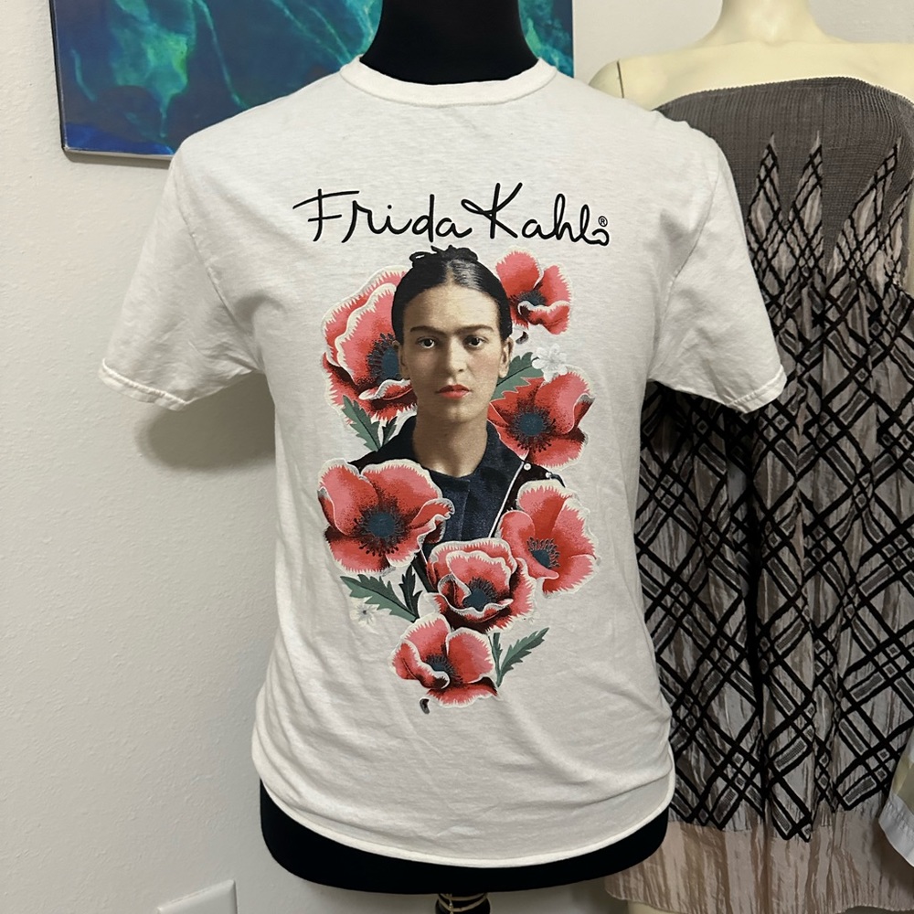 NWT! True Vintage Womens Frida Cotton Graphic T-